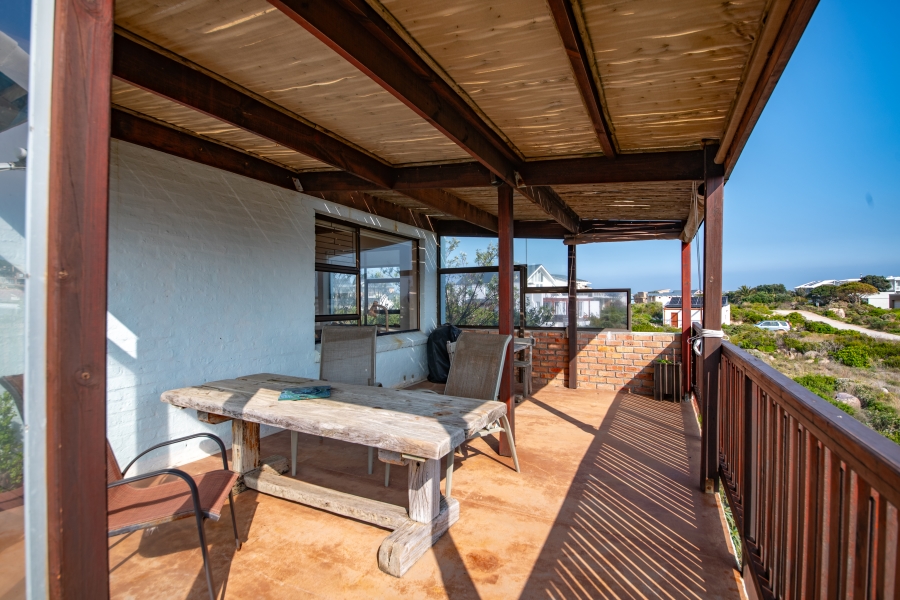 6 Bedroom Property for Sale in Pringle Bay Western Cape